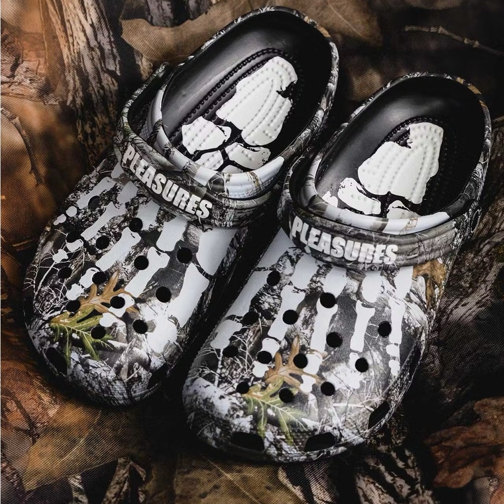 Crocs x Pleasures Classic Clog REALTREE CAMO m7 w9